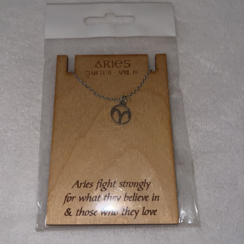 ✅ NWT Aries Necklace